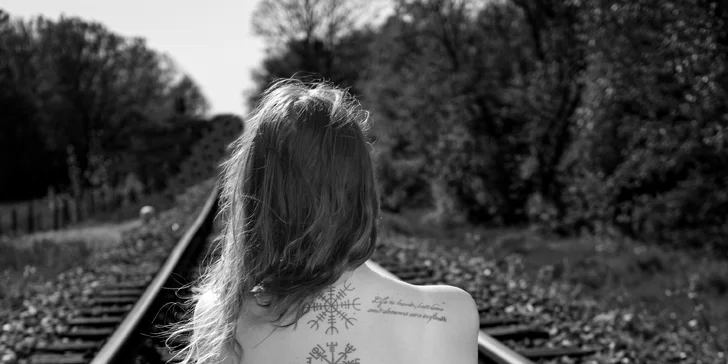 Glamour focení v interiéru či exteriéru: 5, 10 nebo 15 upravených fotek