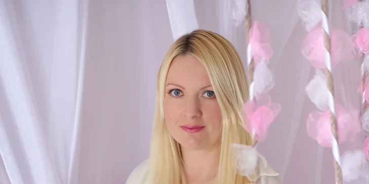 Zajistěte si vzpomínku na celý život: těhotenské focení v ateliéru či exteriéru, 5–15 upravených fotografií