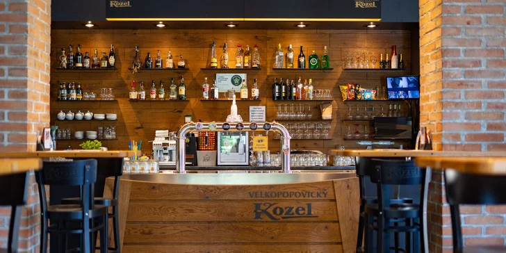 Rodinný oběd pro 4 osoby: tříchodové menu s hovězím vývarem, řízky či kuřetem a bábovkou