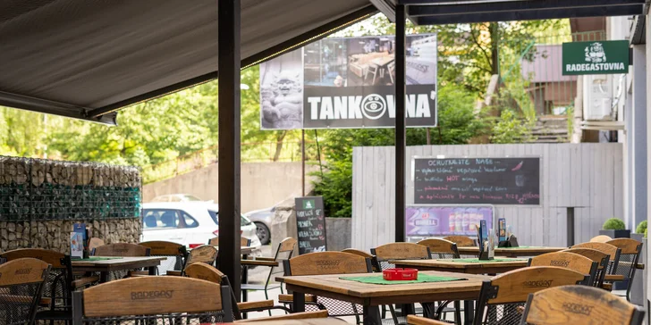 Steakový talíř až pro 4 os.: rump, panenka, losos i pečené brambory a omáčky