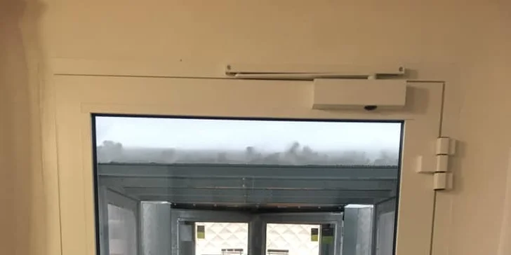 Tenisu zdar: pronájem tenisové haly na 60 minut, všední dny i víkend