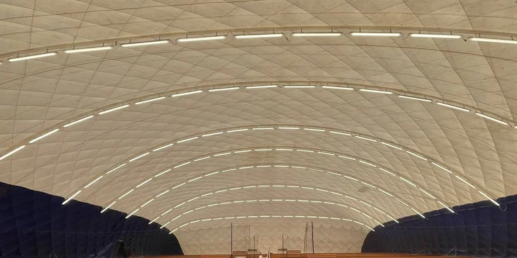 Tenisu zdar: pronájem tenisové haly na 60 minut, všední dny i víkend