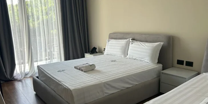 Dovolená v Albánii: 4* hotel přímo u pláže, all inclusive, bazén i letenky