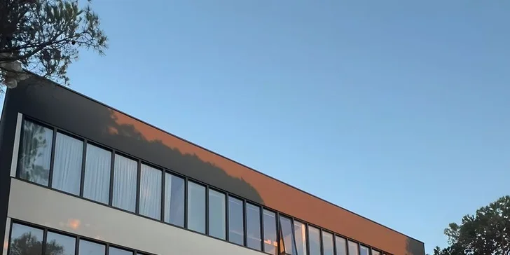 Dovolená v Albánii: 4* hotel přímo u pláže, all inclusive, bazén i letenky