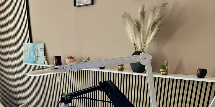 Ošetření problematické pleti nebo luxusní péče s galvanikou a kosmetickými masážemi