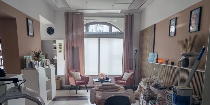 Ošetření problematické pleti nebo luxusní péče s galvanikou a kosmetickými masážemi