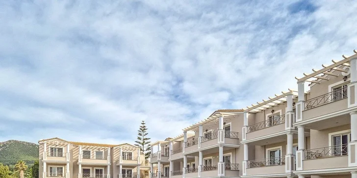 Dovolená na Korfu: 4* hotel s all inclusive blízko pláže, bazén, animace i let