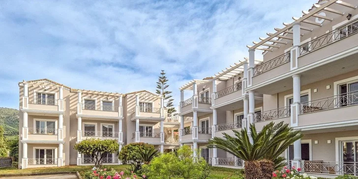 Dovolená na Korfu: 4* hotel s all inclusive blízko pláže, bazén, animace i let