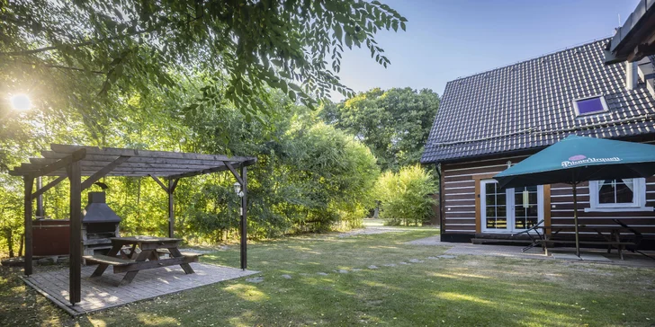 Wellness relax na Třeboňsku: roubenka se saunou, vířivkou i koupacím sudem