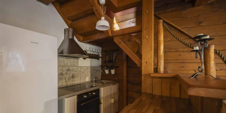 Wellness relax na Třeboňsku: roubenka se saunou, vířivkou i koupacím sudem