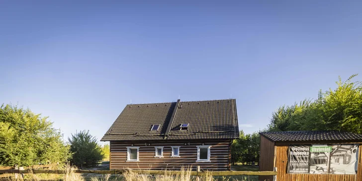 Wellness relax na Třeboňsku: roubenka se saunou, vířivkou i koupacím sudem