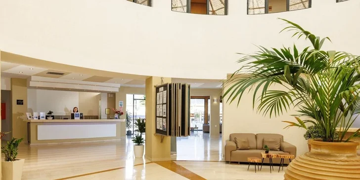 Dovolená na Krétě: 4* hotel s all inclusive i animačním programem pro děti, přímo u pláže, vč. letenek