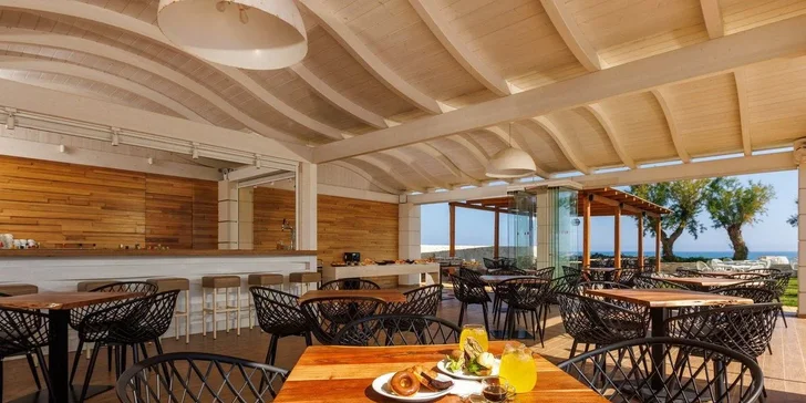 Dovolená na Krétě: 4* hotel s all inclusive i animačním programem pro děti, přímo u pláže, vč. letenek