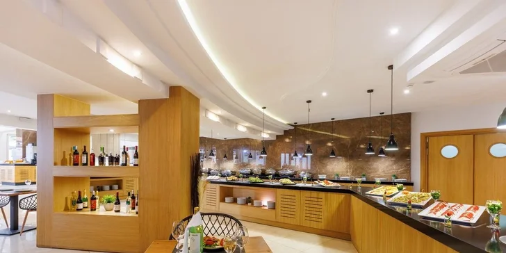 Dovolená na Krétě: 4* hotel s all inclusive i animačním programem pro děti, přímo u pláže, vč. letenek