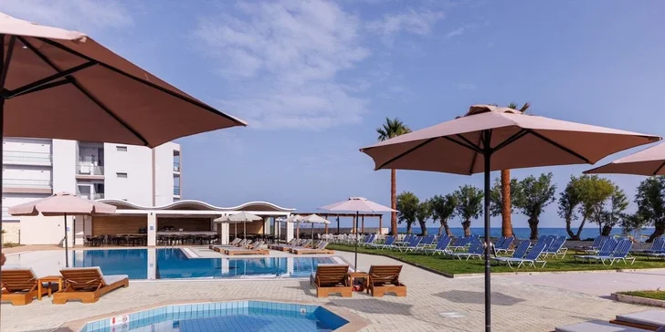 Dovolená na Krétě: 4* hotel s all inclusive i animačním programem pro děti, přímo u pláže, vč. letenek