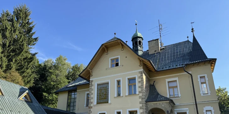 Historická Vládní vila v Luhačovicích: pobyt se snídaní v samém centru lázní