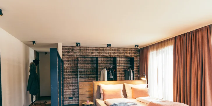 Hotel v rakouských Alpách přímo u sjezdovky: snídaně či gurmánská polopenze, wellness i karta výhod