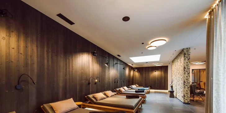 Hotel v rakouských Alpách přímo u sjezdovky: snídaně či gurmánská polopenze, wellness i karta výhod