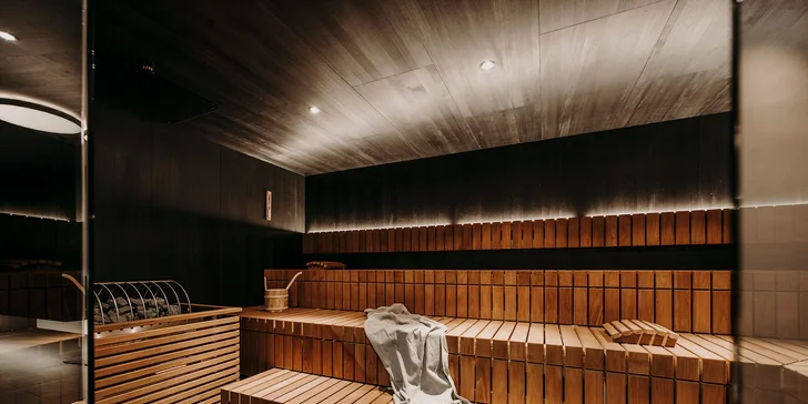 Hotel v rakouských Alpách přímo u sjezdovky: snídaně či gurmánská polopenze, wellness i karta výhod