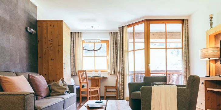 Hotel v rakouských Alpách přímo u sjezdovky: snídaně či gurmánská polopenze, wellness i karta výhod