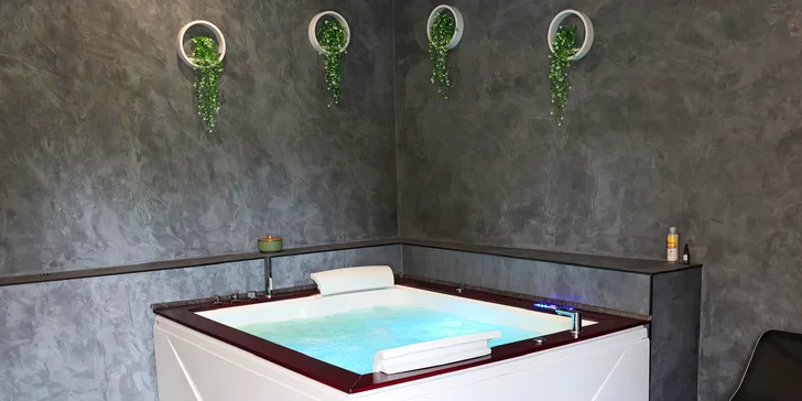 Privátní wellness Honezovice: sauna a hydromasážní vana pro dva na 1 až 6 hodin