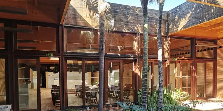 Ostrov Porto Santo letecky: hotel Porto Santo & SPA**** u pláže s bazénem, snídaně či polopenze