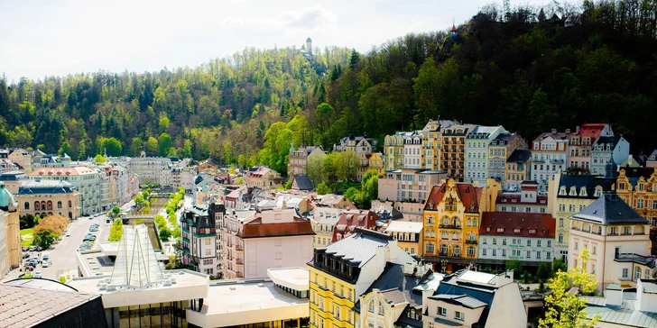 Relaxace v Karlových Varech: hotel přímo u kolonády, wellness centrum, procedury a snídaně či polopenze