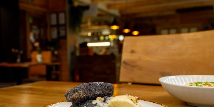 Degustační menu v srdci Beskyd i vč. vinného párování: halušky, kachna i šulánky