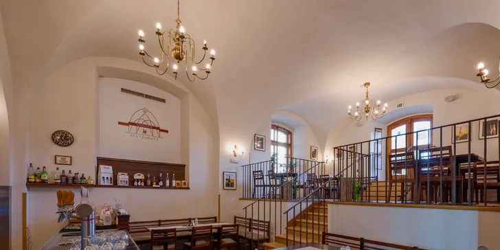 Pečená hovězí žebra s chlebem a klášterní pivo pro 1 nebo 2 osoby