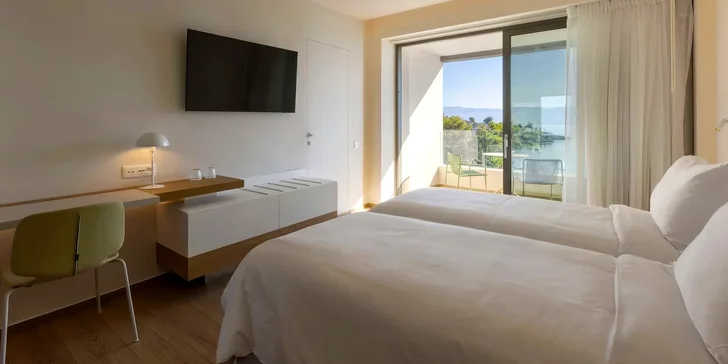 Řecko letecky: hotel Mirage Chalkida City Resort***** přímo u pláže, infinity bazén i snídaně