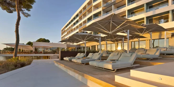 Řecko letecky: hotel Mirage Chalkida City Resort***** přímo u pláže, infinity bazén i snídaně