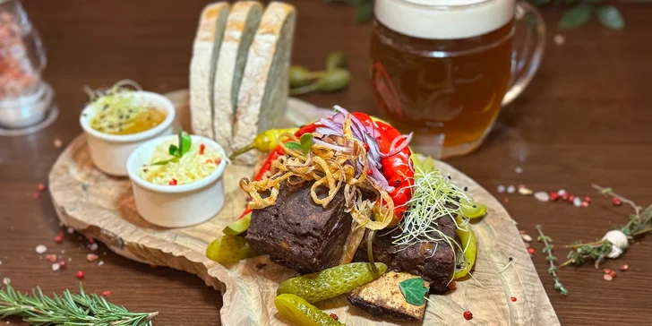 Pečená hovězí žebra s chlebem a klášterní pivo pro 1 nebo 2 osoby