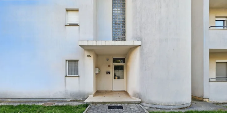 Apartmán v Chorvatsku jen 700 m od pláže, s kuchyní, klimatizací a bazénem