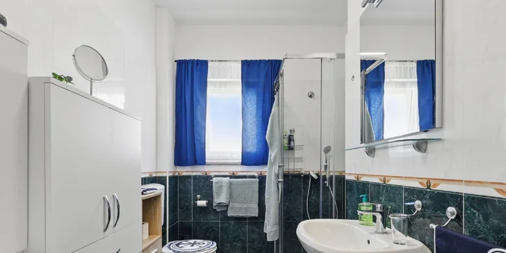 Apartmán v Chorvatsku jen 700 m od pláže, s kuchyní, klimatizací a bazénem