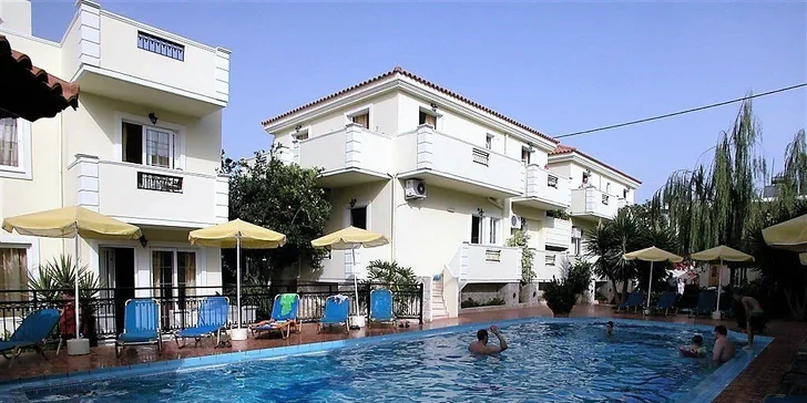 Dovolená na Krétě: 3* studia Sofia 50 m od pláže, bazén i zpáteční letenky