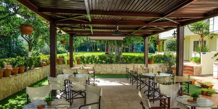 Dovolená na Krétě: 3* studia Sofia 50 m od pláže, bazén i zpáteční letenky