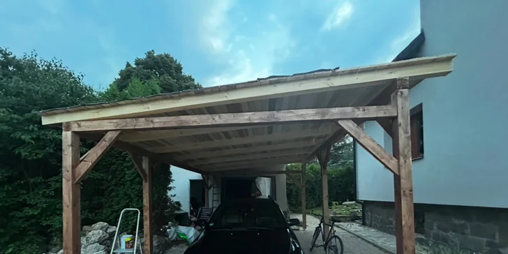 Auto jako nové: rozleštění světlometů, mytí interiéru, aplikace tvrdého vosku i oživení laku