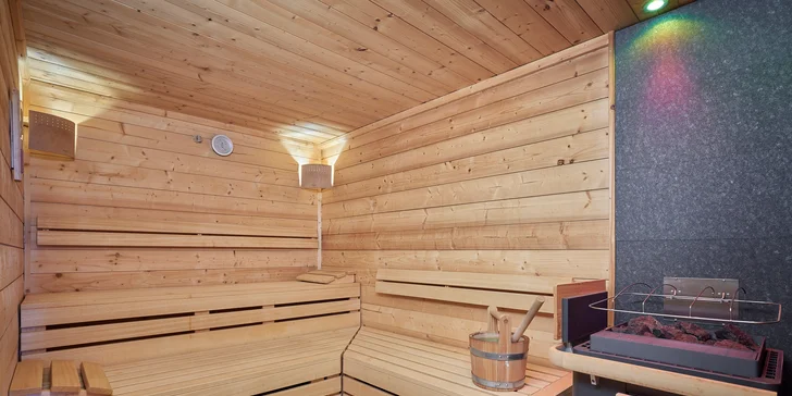 Údolí Ötztal: hotel Alpenaussicht kousek od svahu, božské výhledy, jídlo i wellness