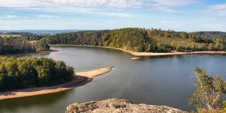 Dovolená v Železných horách: vila nebo chatka, varianty se snídaní i wellness s bazénem