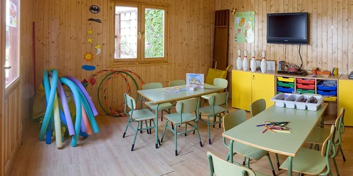 Dovolená ve Španělsku: 4* hotel s polopenzí, bazén, animace, miniklub i let