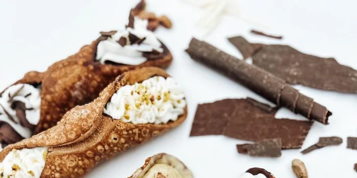 Sicilská dobrota na Masaryčce: 5x sladké cannoli s příchutí dle výběru