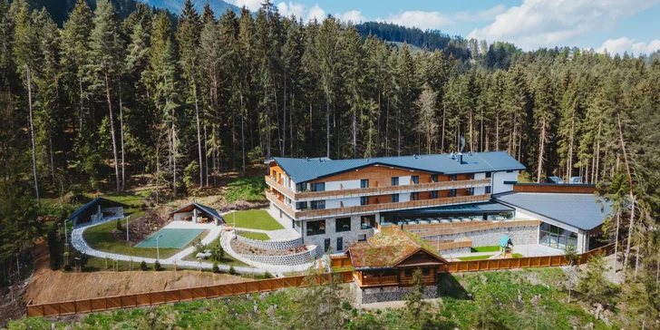 Dokonalý odpočinek v Liptovském Jánu: nový 4* spa hotel se stravou a neomezeným wellness