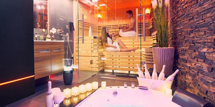 Balíčky plné romantiky pro dva: vícechodová večeře i s lahví sektu a privátním wellness