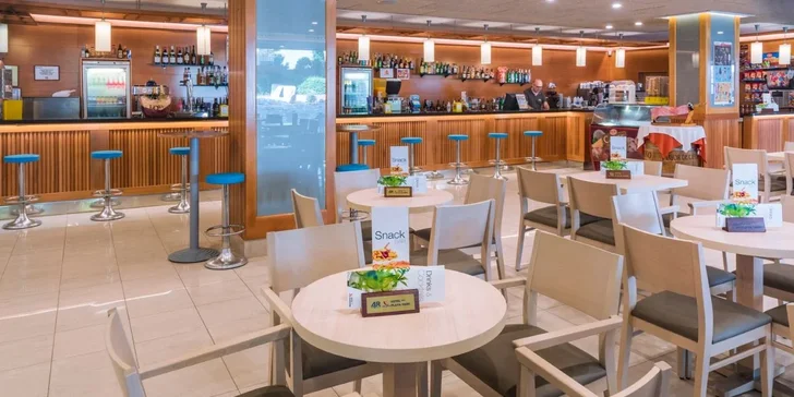 3* hotel 4R Playa Park na španělském pobřeží Costa Dorada: strava, bazény, miniklub i let