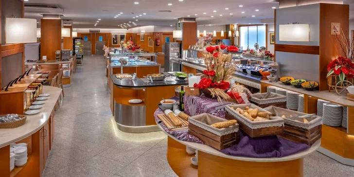 3* hotel 4R Playa Park na španělském pobřeží Costa Dorada: strava, bazény, miniklub i let