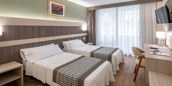 3* hotel 4R Playa Park na španělském pobřeží Costa Dorada: strava, bazény, miniklub i let