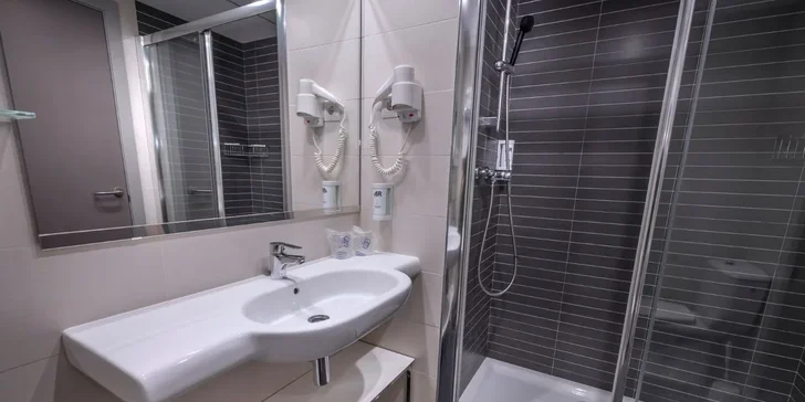 3* hotel 4R Playa Park na španělském pobřeží Costa Dorada: strava, bazény, miniklub i let