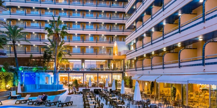 3* hotel 4R Playa Park na španělském pobřeží Costa Dorada: strava, bazény, miniklub i let