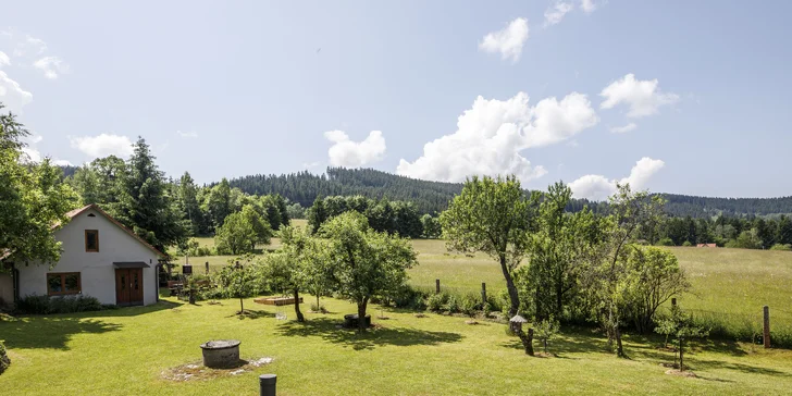 Pobyt v Beskydech až pro 6 osob: třípokojové apartmány, zahrada s posezením