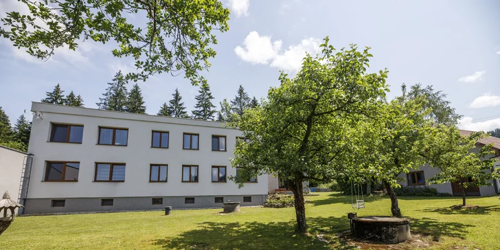 Pobyt v Beskydech až pro 6 osob: třípokojové apartmány, zahrada s posezením